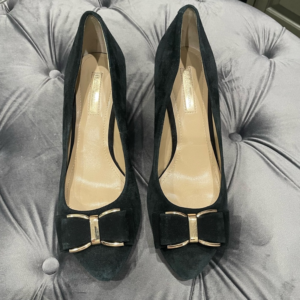 BCBG black gold suede wedges
